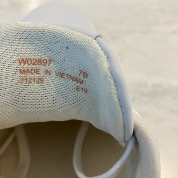 Cole Haan Women's Size 7 Sneakers - Picture 4 of 5